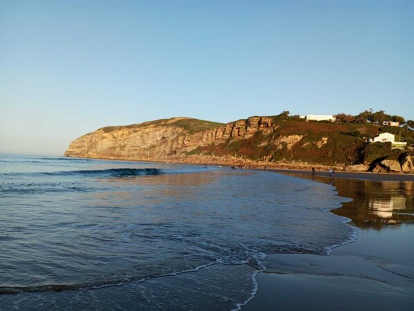 بالقرب من الشاطئ