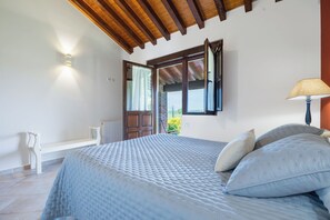 1 soverom, strykejern/-brett, wi-fi (inkludert) og sengetøy