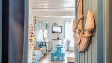 Een strijkplank/strijkijzer, gratis wifi, beddengoed