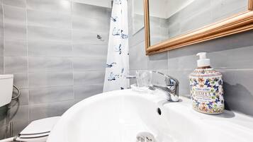 Doccia, asciugacapelli, asciugamani