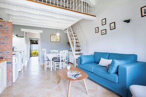 TV - Apartment 'Las Candelas - Las Sopeñas' with Sea View, Private Terrace and Wi-Fi (Oreña)