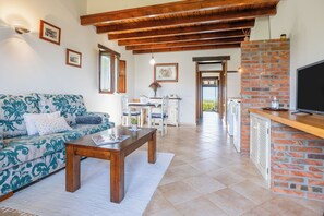 TV - Las Candelas Apartments - Primoriu (Oreña)