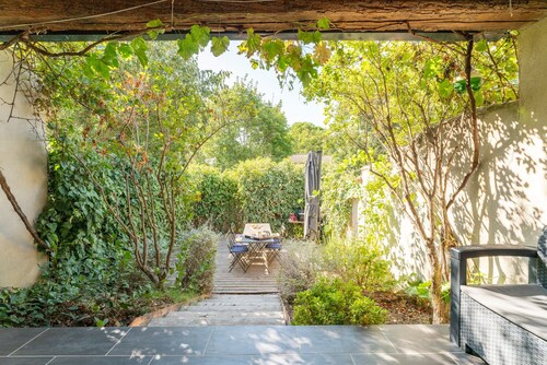 Holiday Home 'Le Gîte De Tante Berthe' with Mountain View, Private Pool and Wi-Fi