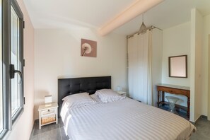 2 quartos, Wi-Fi de cortesia, roupa de cama