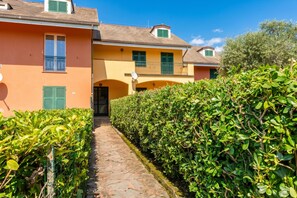 Exterior - Peaceful Apartment In Deiva Marina, Deiva Marina, Italy (Deiva Marina)