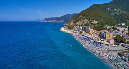 Peaceful Apartment In Deiva Marina, Deiva Marina, Italy
