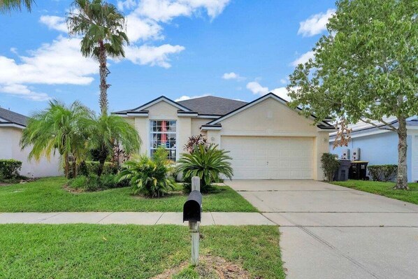 Exterior - 5 Star Home in Hampton near Disney (Davenport)