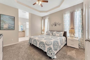 4 bedrooms, travel cot, WiFi, bed sheets - 5 Star Home in Hampton near Disney (Davenport)