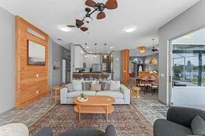 Smart TV, fireplace, video games - Golf Oasis-Game Room-Pool-Disney South Face Pool (Davenport)