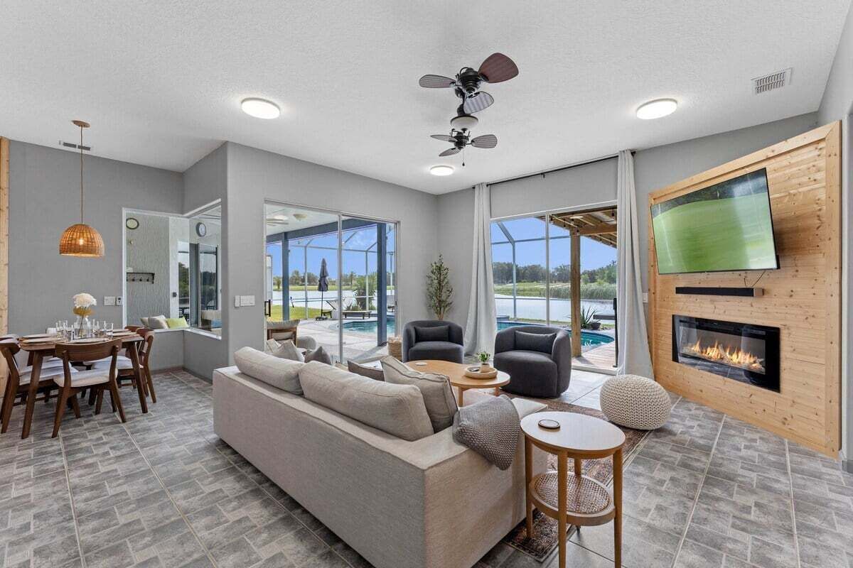 تلفزيون ذكي، مدفأة، ألعاب فيديو