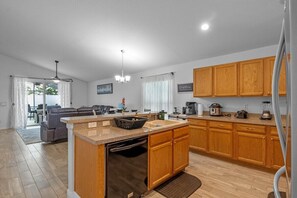 Fridge, microwave, oven, stovetop - Wonderful Weston Hills Villa SE Facing Pool (Clermont)