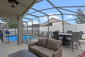 Outdoor dining - Wonderful Weston Hills Villa SE Facing Pool (Clermont)