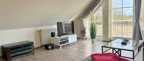 Tv, dvd-spelare och en stereo