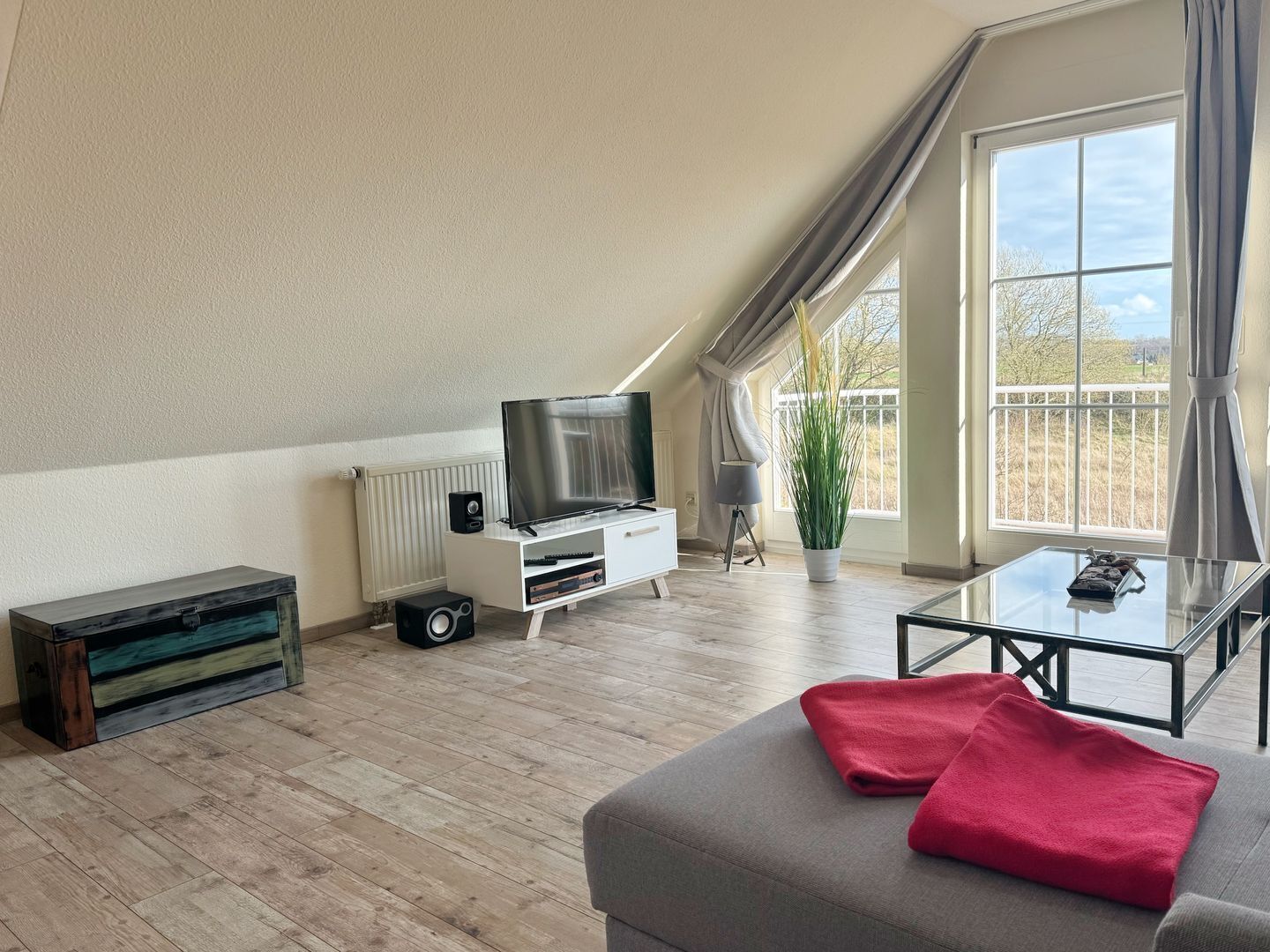 Fernseher, DVD-Player, Stereoanlage