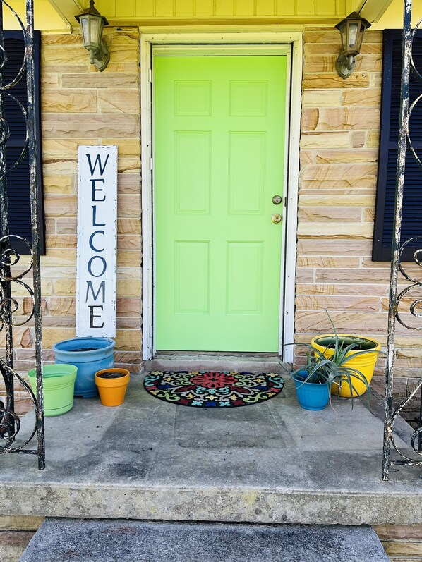 Exterior detail - Caribbean in the Country with ALL the feels! Hike, Nashville, lake, waterfalls. (Gordonsville)