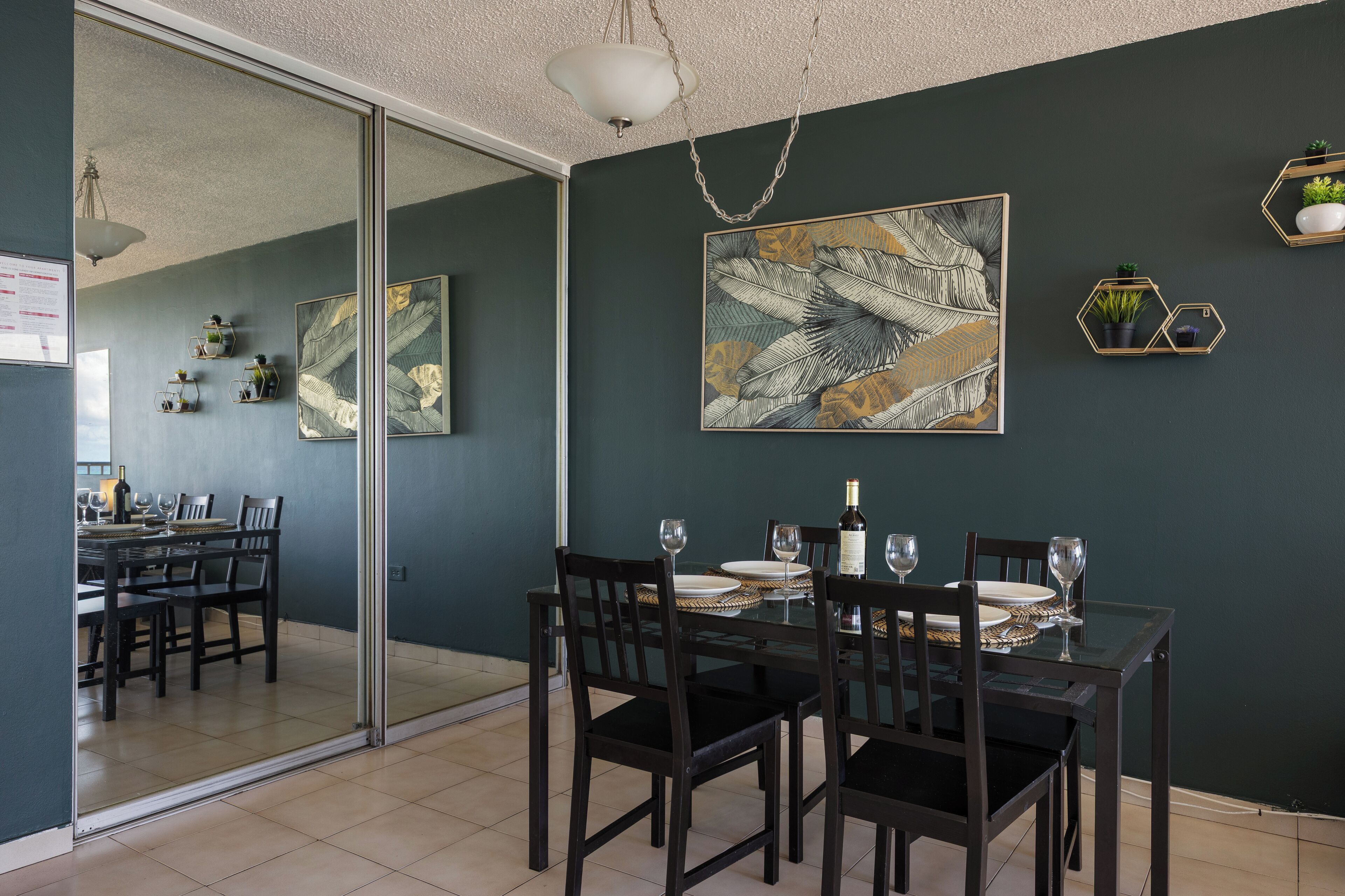 Apartamento, vistas al mar | Servicio de comidas en la habitación