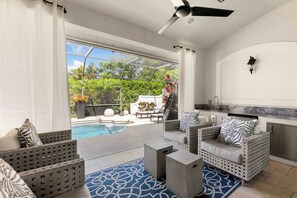 TV - 3BR Ritzy Marco Home l Lush Pool (Marco Island)