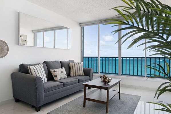 Appartement, vue sur l’océan | 2 chambres, fer et planche à repasser, accès au Wi-Fi (inclus)