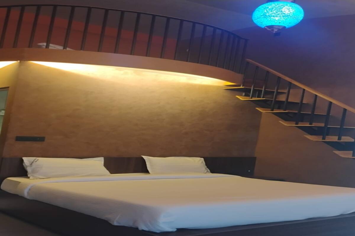 Premium-studiosviitti | Työpöytä, äänieristys, ilmainen Wi-Fi, vuodevaatteet