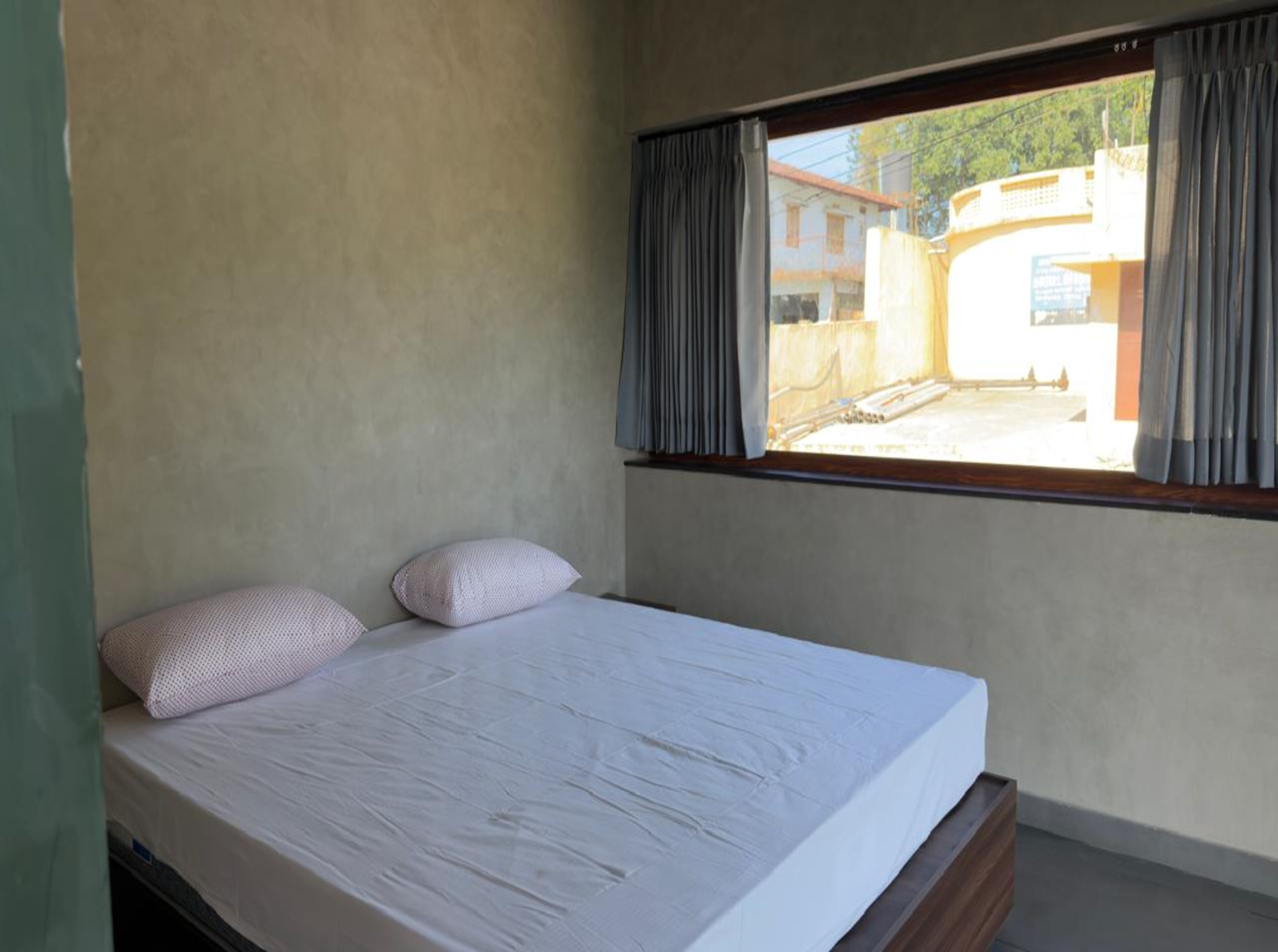 Junior-studiosviitti | Työpöytä, äänieristys, ilmainen Wi-Fi, vuodevaatteet