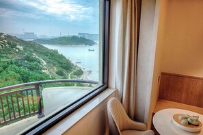 Down duvets, laptop workspace, free WiFi, bed sheets - Shantou Beishanwan Hotel (Shantou)