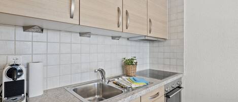 Dishwasher, highchair