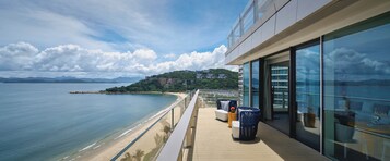 Star & Moon Panoramic Seaview Suite | Terrace/patio