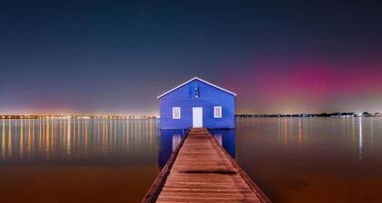 Mounts Bay Stay Two Bedroom Apt. Near Kings Park - Free Parking - Wi-Fi