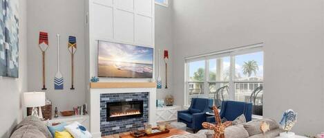 Smart-TV, Kamin, Bücher