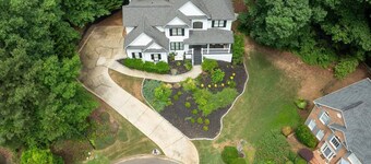 New! - Great Family Home in Suwanee | Dog Friendly | Gas South Arena | Community Pool
