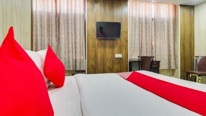 Desk, WiFi (free) - OYO Flagship Hotel Diamond (Mumbai)