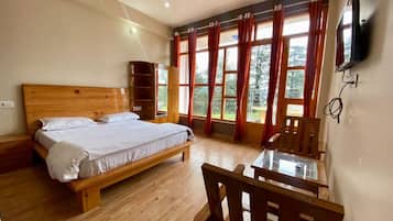 Deluxe Double Room | Free WiFi, bed sheets