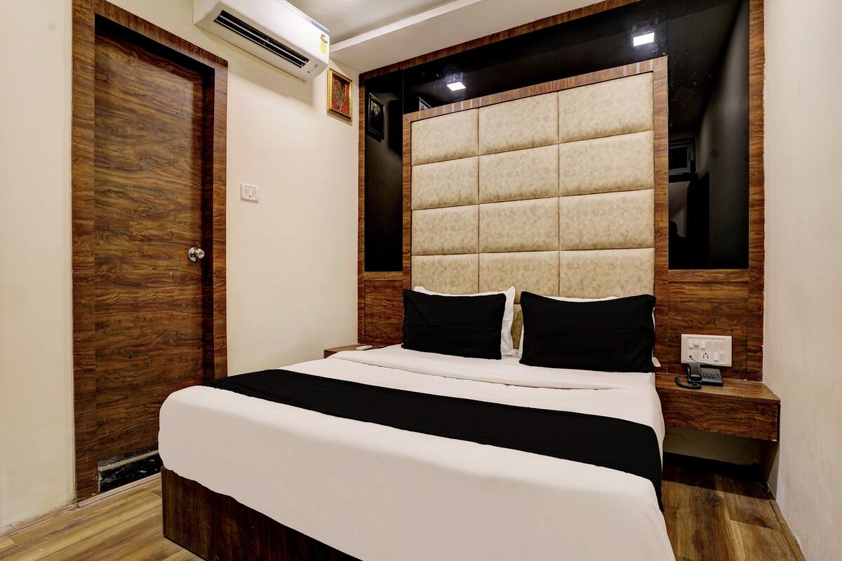 Chambre classique double ou avec lits jumeaux | Bureau, accès au Wi-Fi (inclus)