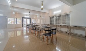 Dining - Treebo The Regalia Rooms With Mountain View (Kodaikanal)