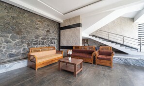 Lobby - Treebo The Regalia Rooms With Mountain View (Kodaikanal)