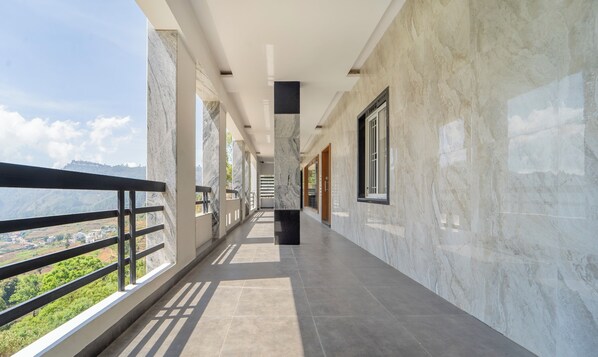 Lobby - Treebo The Regalia Rooms With Mountain View (Kodaikanal)