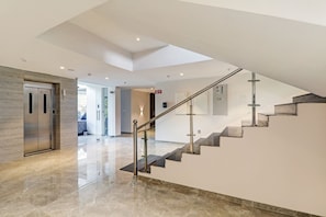 Lobby - Townhouse OAK Pratham Inn (Lucknow)