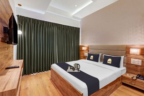 Classic Double or Twin Room | Desk, bed sheets - Townhouse OAK Pratham Inn (Lucknow)