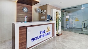 Reception - Collection O The South Gate (Thiruvananthapuram)