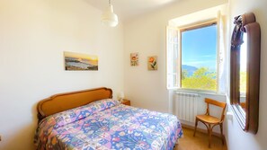 2 chambres, fer et planche Ă repasser