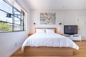 WiFi, bed sheets