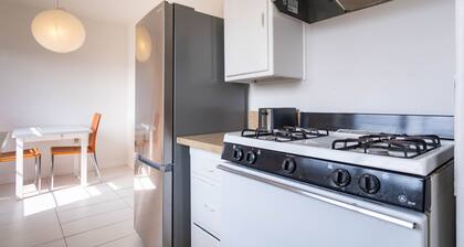 Charming Echo Park Studio. Pet-Friendly!