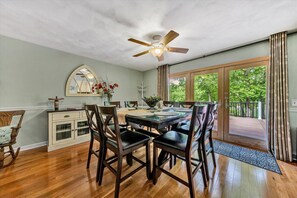 Dining - Something Special - Firepit / Game/Movie Room / Dock (Moneta)