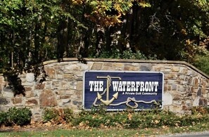 Property grounds - Something Special - Firepit / Game/Movie Room / Dock (Moneta)