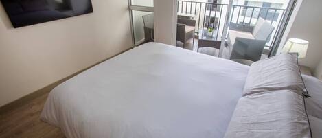 1 slaapkamer, een strijkplank/strijkijzer, internet, beddengoed