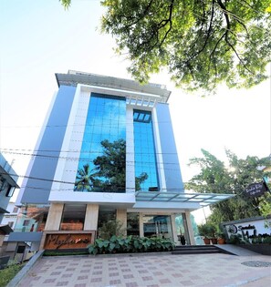 Exterior - Welcome to our exquisite hotel suits nestled in the heart of Trivandrum (Thiruvananthapuram)