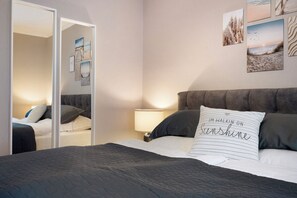 1 bedroom, iron/ironing board, free WiFi, bed sheets - Holiday Home 'Ferienhaus Thomas' with Shared Terrace, Shared Garden and Wi-Fi (Colnrade)