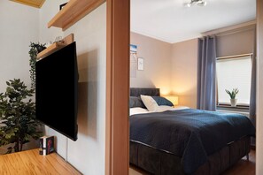 1 habitación, tabla de planchar con plancha, wifi gratis y ropa de cama 