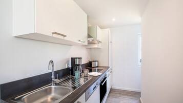 Refrigerador, horno, placa de cocina, lavavajillas