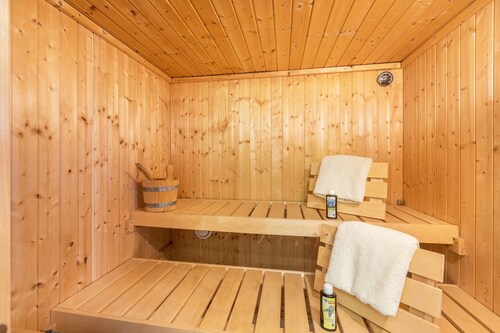 Ferienhaus 'Ferienhäuschen Wils' mit Gemeinschaftspool, privater Terrasse und WLAN